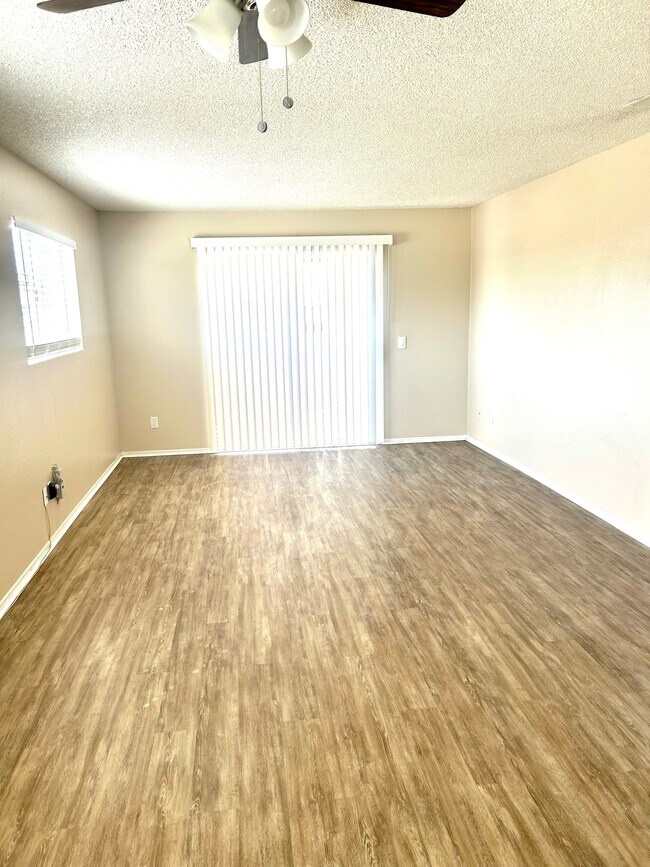 Building Photo - 29268 Murrieta Rd