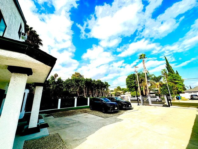 Building Photo - 7945 Yolanda Ave
