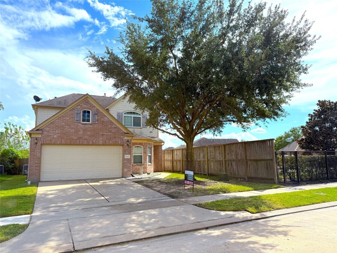 Foto principal - 19535 Hardwood Ridge Tr