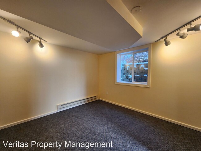 Building Photo - 3 br, 1.5 bath House - 365 Burlington Avenue
