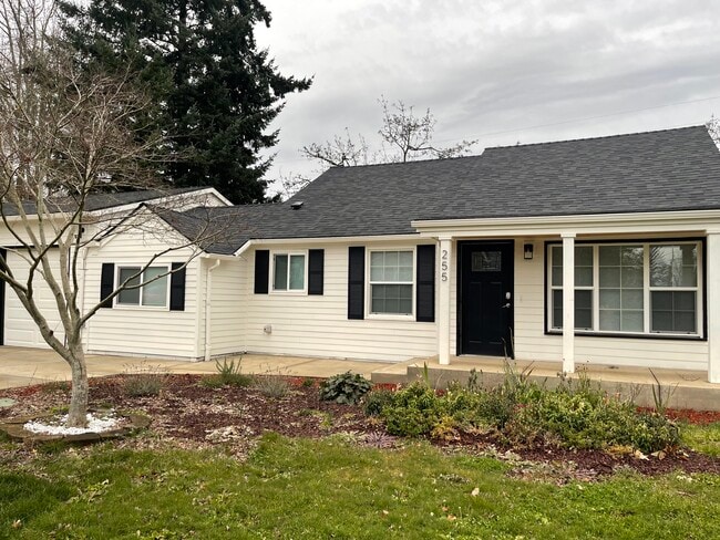 Building Photo - 255 Southview Pl S