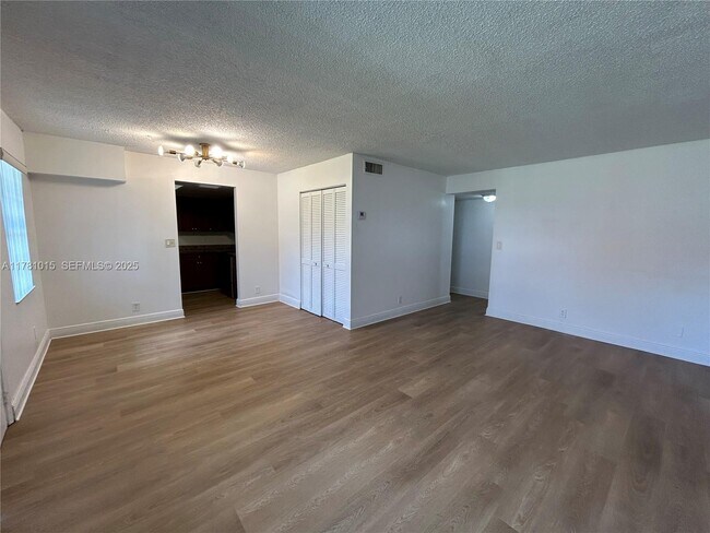 Foto del edificio - 1201 SW 50th Ave