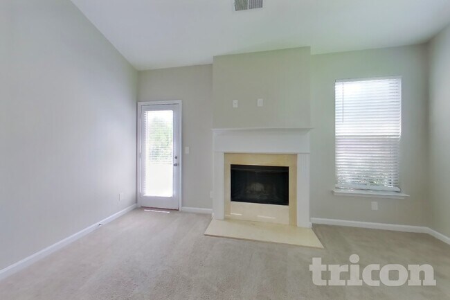 Foto del edificio - 30 Fernwood Ct