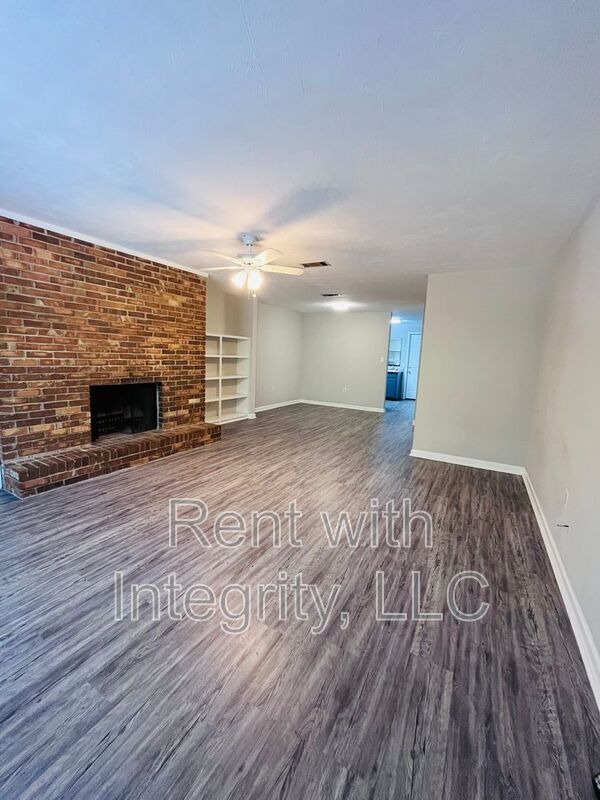 Foto del edificio - 581 Holyoke Ct