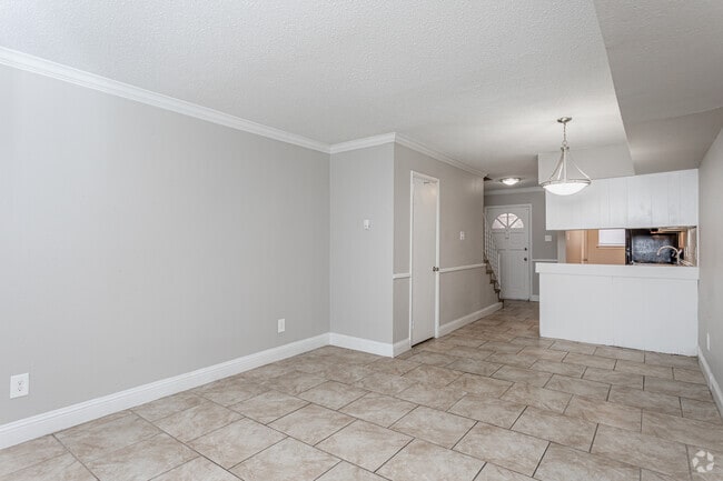 2BR, 1.5BA - 900SF - The Foundry