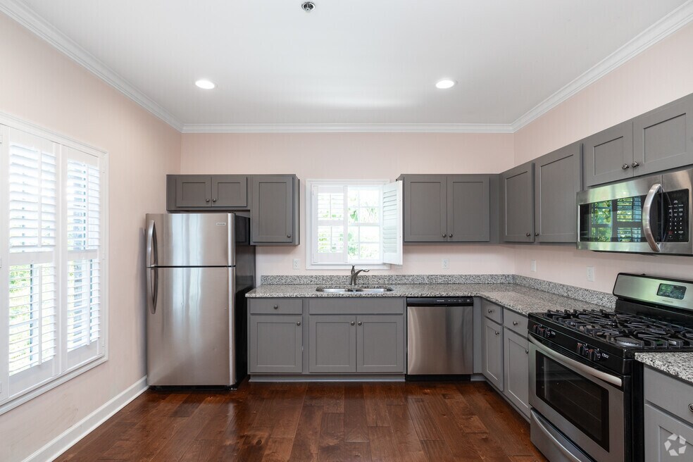 Conti Bienville Apartments