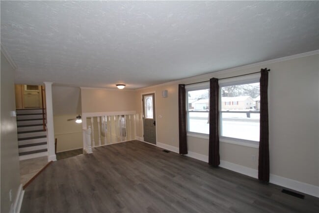 Building Photo - 103 Virginia Manor Rd