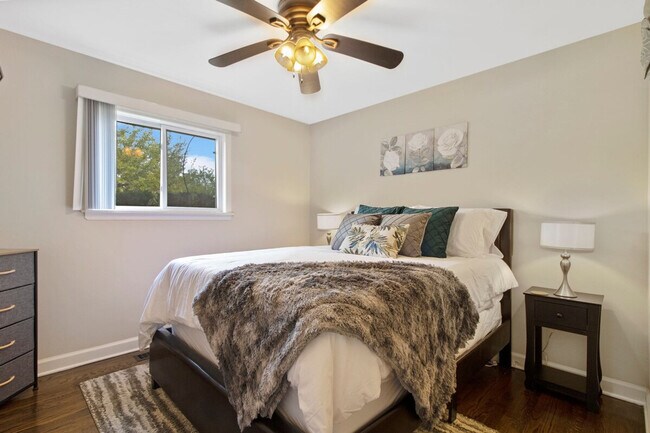 Foto del edificio - 9471 Sumac Rd