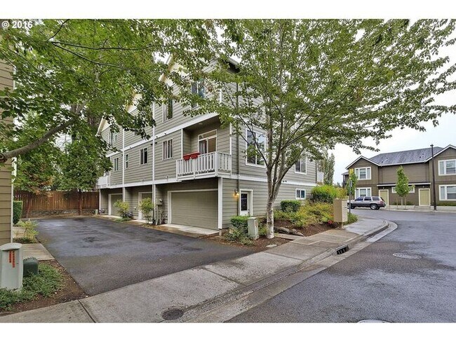 Building Photo - 1123 SW 160th Ave
