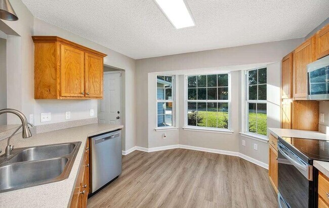 Foto del edificio - 4BR/2BA Home For Rent