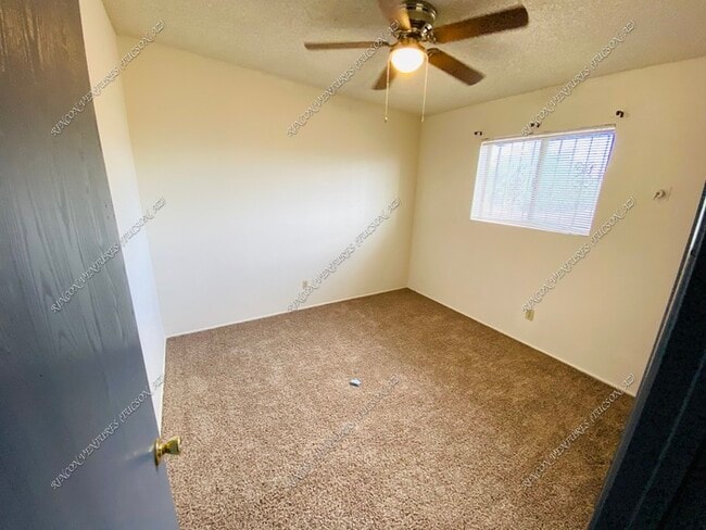 Photo - 602-610 E Lester St Apartments