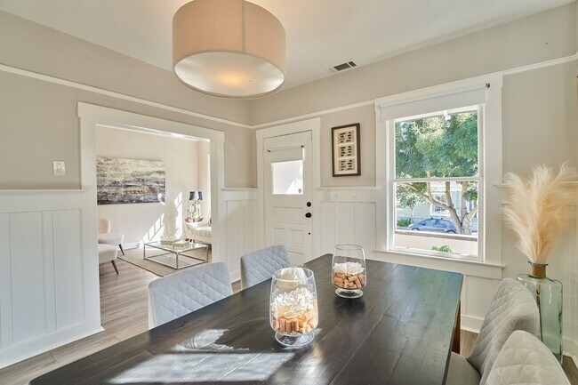 Building Photo - 1215 Eagle Ave #A - 2+ bedroom | 1 bath | ...
