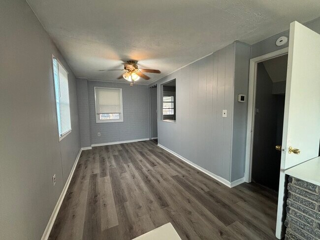 Foto del edificio - 3 bedroom 2 bathrooms