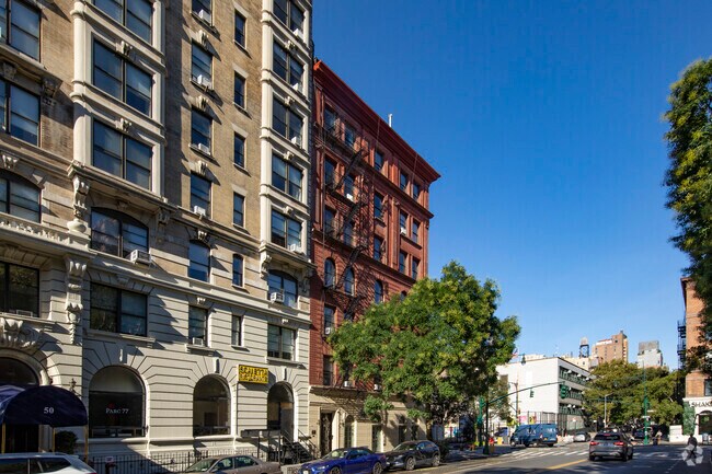 Foto del edificio - 66 W 77th St