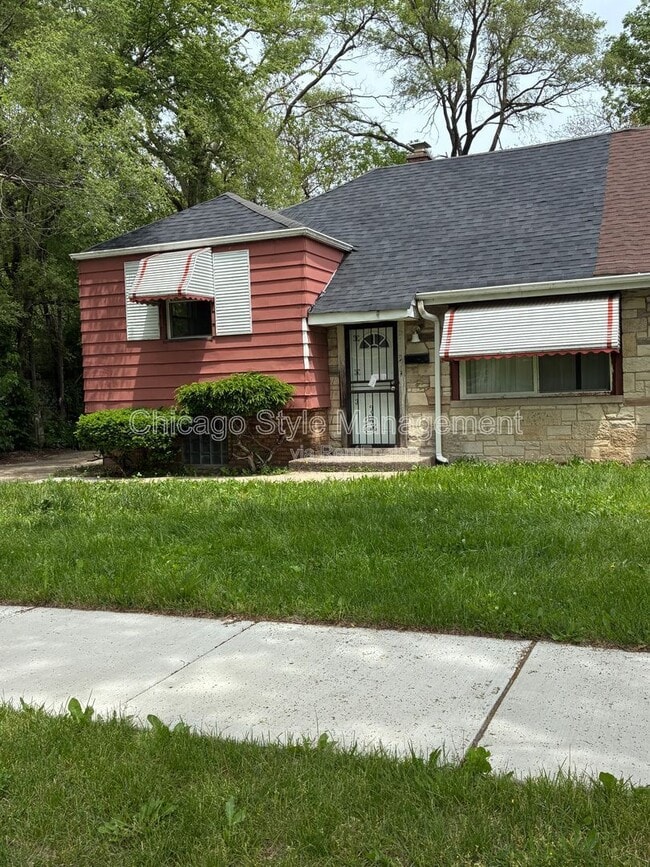 Building Photo - 9713 S Oglesby Ave