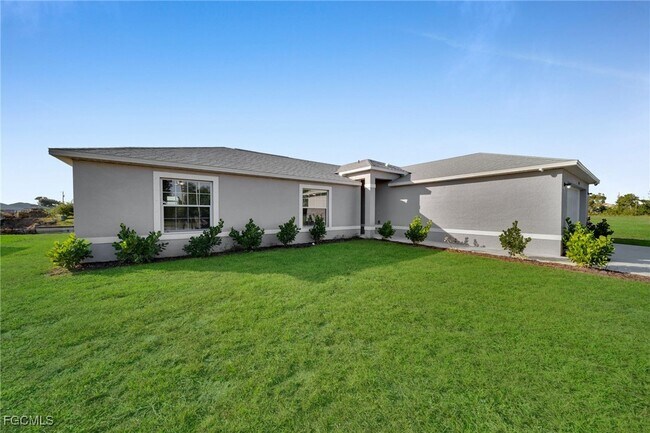 Building Photo - 1106 NE 11th Ave