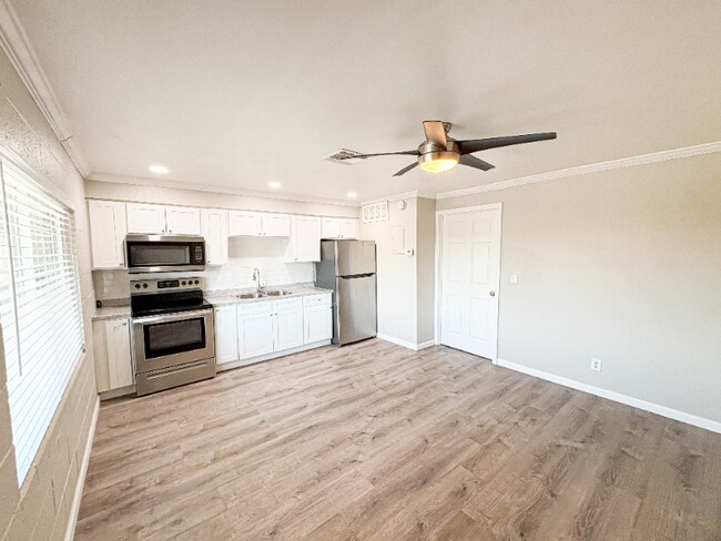 Foto del edificio - 1110 E Highland Ave