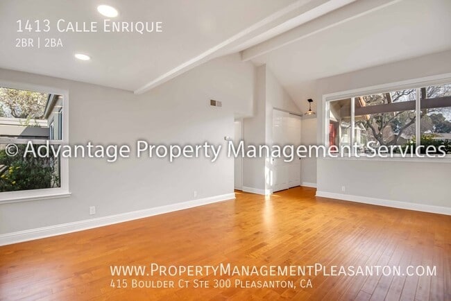 Building Photo - 1413 Calle Enrique