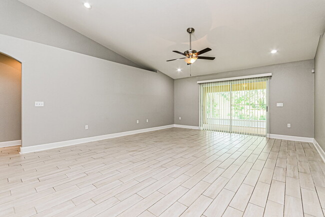Foto del edificio - 827 Auburn Preserve Blvd