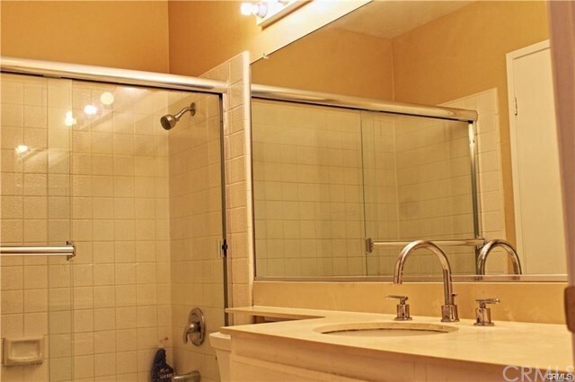 Building Photo - 81 Oxford