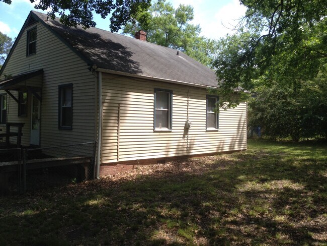 Foto del edificio - **AVAILABLE NOW**East Columbus 2 Bedroom / 1 Bathroom Home for Rent***