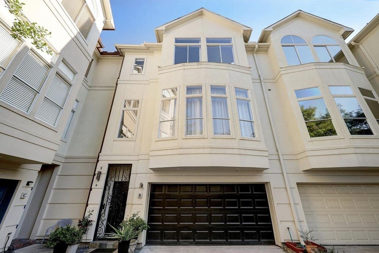 Foto principal - 1107 Marconi St