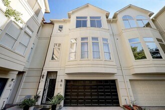 Building Photo - 1107 Marconi St