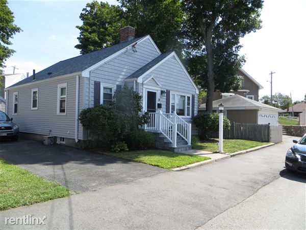 Building Photo - 17 Trevett Ave