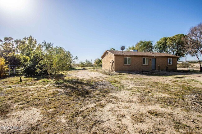 Building Photo - 33147 Van Buren St