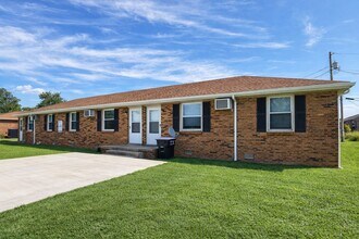 Building Photo - 145 Tandy Dr