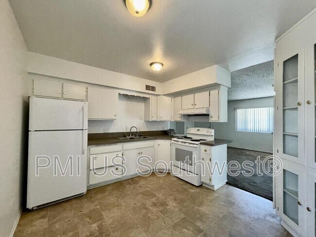 Foto del edificio - 1435 Bryan Dr