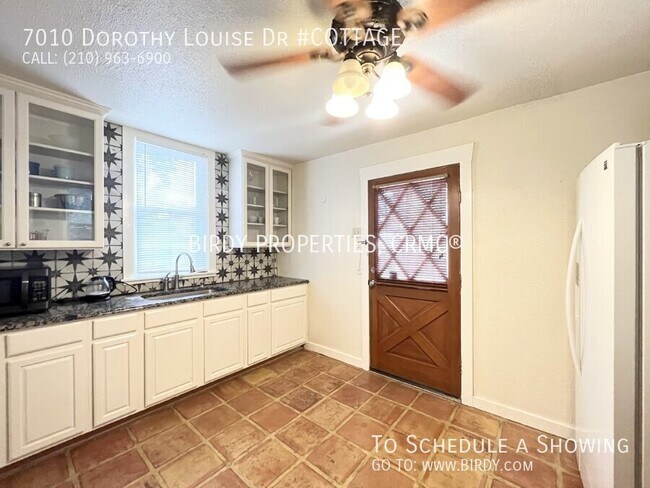Foto del edificio - "Fully Furnished 2-Bedroom Cottage in San ...