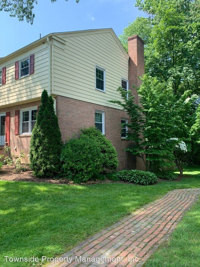 Foto del edificio - 3 br, 2.5 bath House - 112 Camelot Ct.