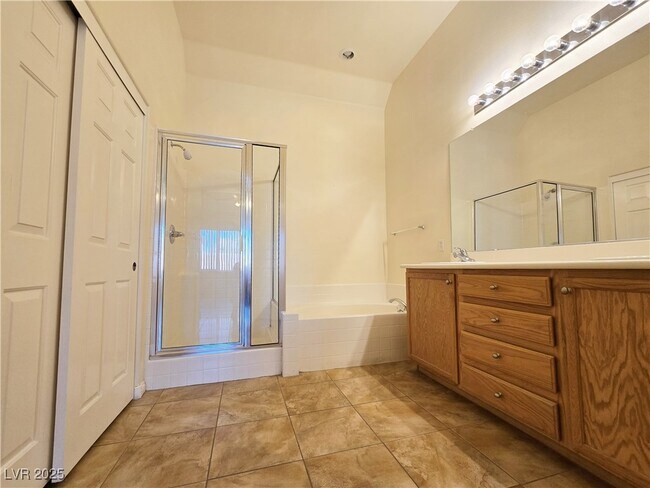 Foto del edificio - 9818 Nicova Ave