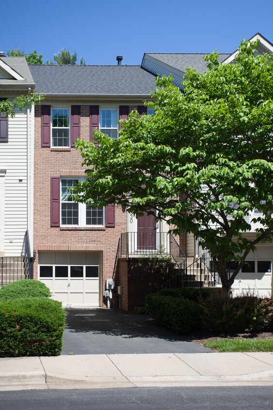 20330 Waters Row Terrace, Germantown, MD 20874 Townhouse for Rent in Germantown, MD