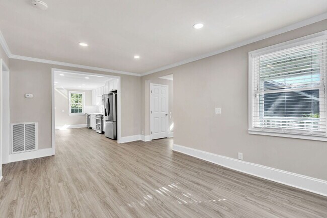 Building Photo - Beautifully Updated 2-Bedroom, 2-Bath Single-Level Home($1650/mo rent***)