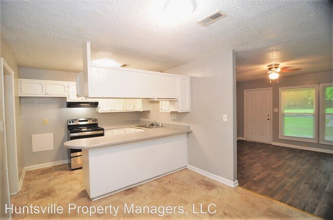 Building Photo - 4 br, 2 bath House - 2425 Tuxedo Drive