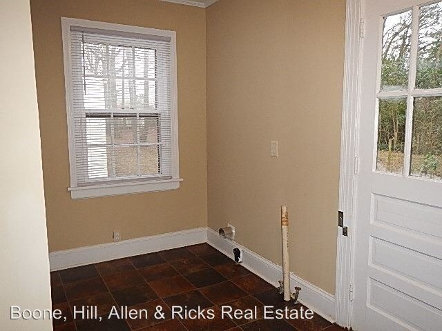 Building Photo - 2 br, 1 bath House - 817 Walnut St