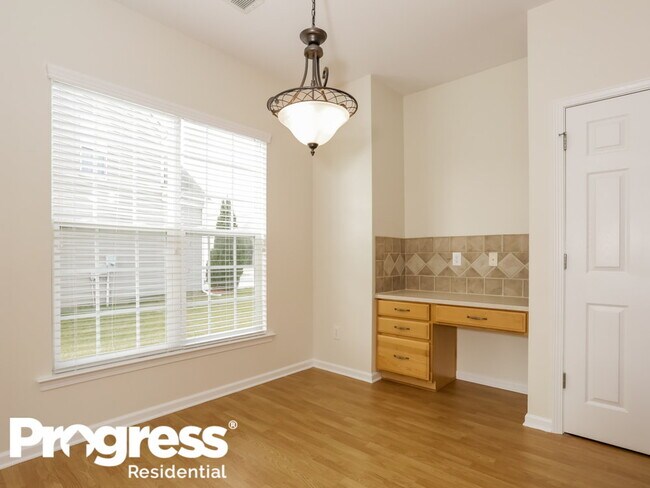 Foto del edificio - 10911 Claude Freeman Dr