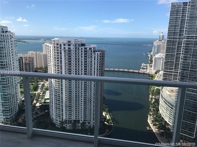 Building Photo - 300 S Biscayne Blvd