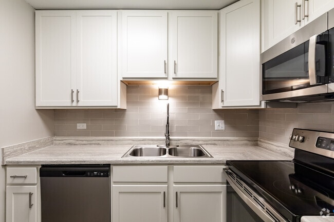 1BR, 1BA - Kitchen rehab - Lisle Station Apartments