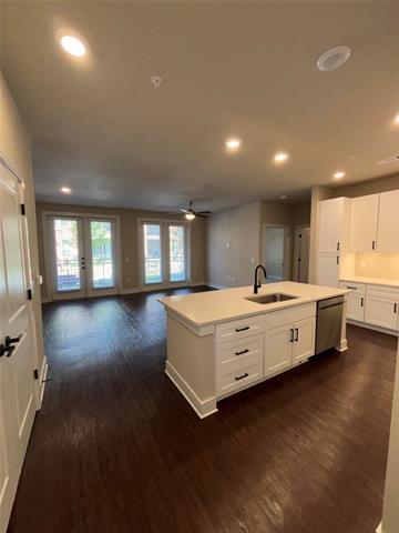 Foto del edificio - 111 Town Pl