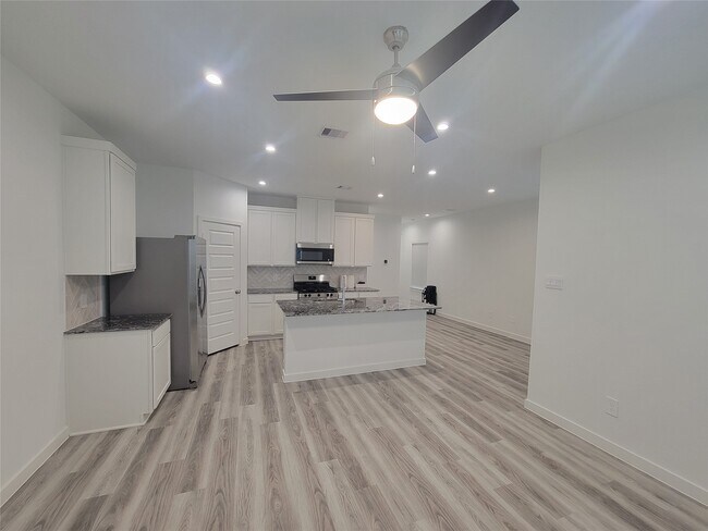 Foto del edificio - 2819 Milton Ldg Ln