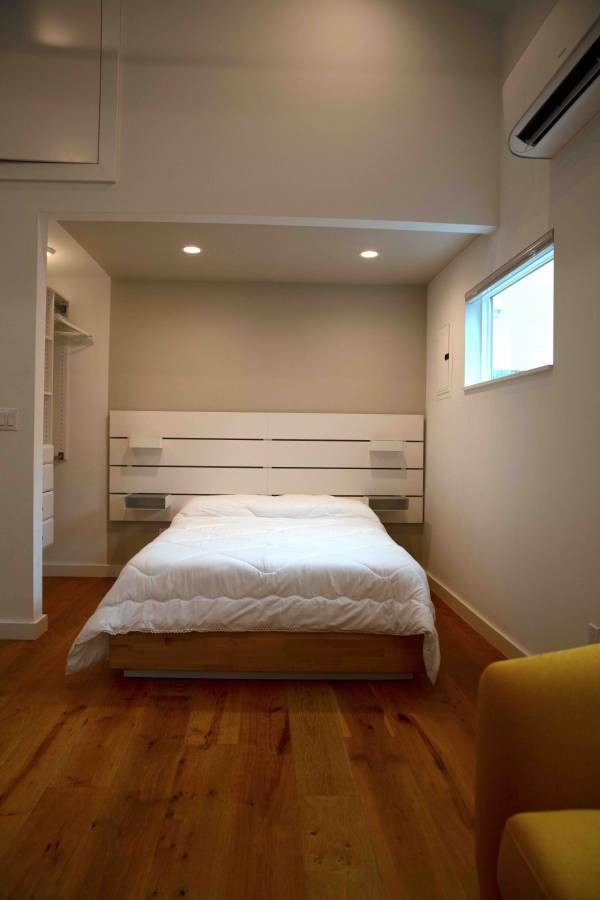 New mattress, bed frame with built in storage - 2732 Claremont Blvd