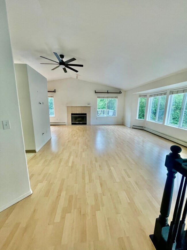 Building Photo - Fantastic 4 bedroom/3 bath/2 car garage home in prime secluded Chugiak location, additional carpo...