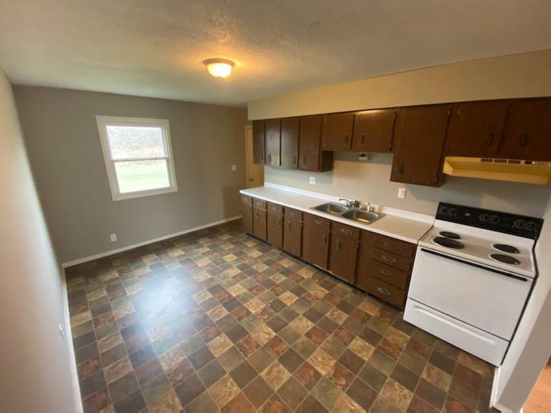 Primary Photo - 210 S Keystone Cir