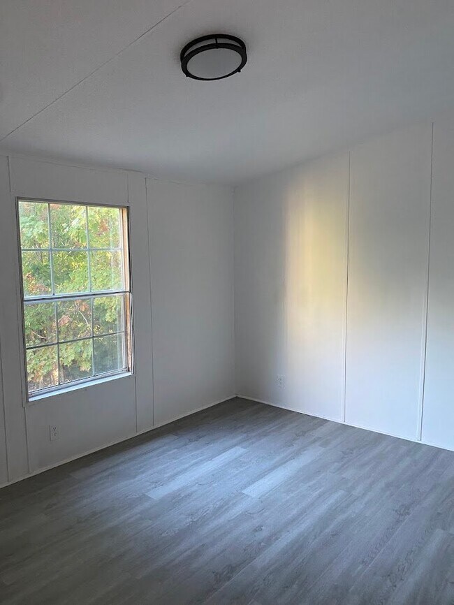 Building Photo - 2477 Earley Farm Rd