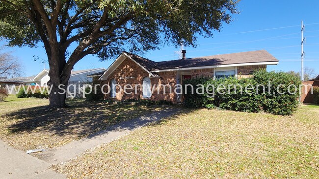 Foto del edificio - Great 3 BR Single Level in Grand Prairie!!