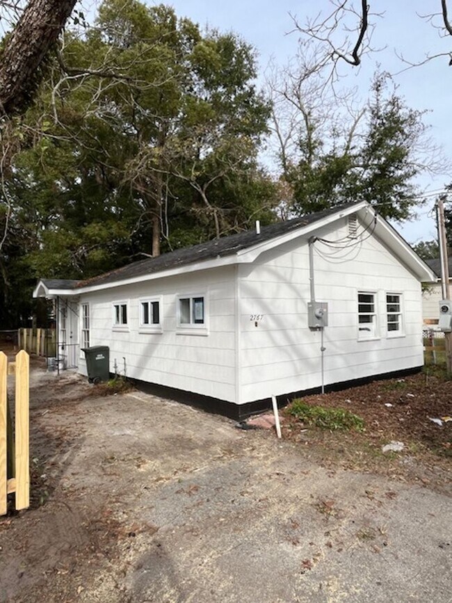Building Photo - 2767 West Surrey Drive