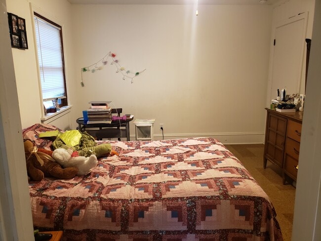 Building Photo - 1001 Shelby Dr